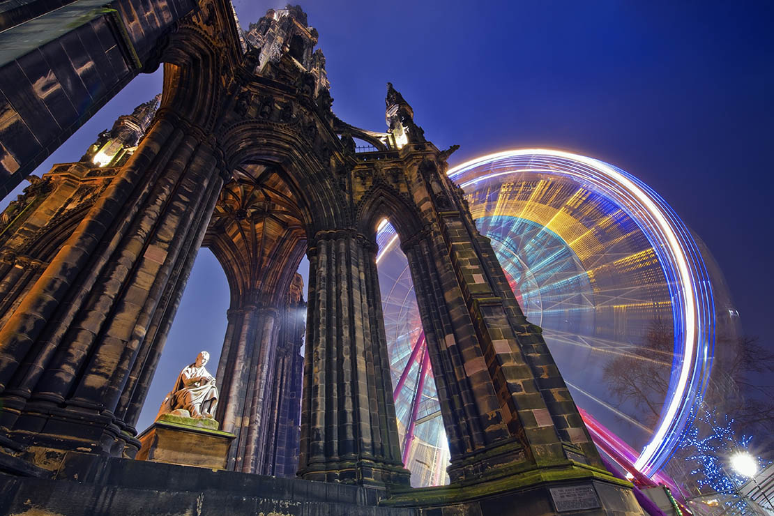 Edinburgh's Christmas in Scotland | Scott Monument
