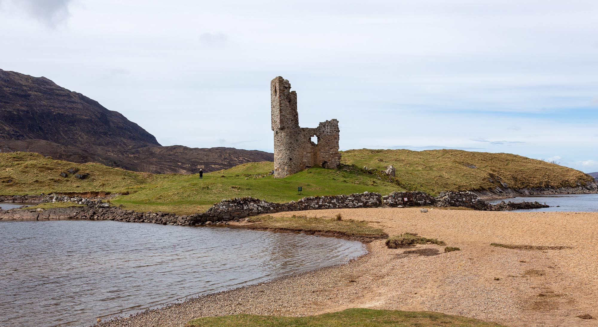 Ardvreck Castle, Sutherland – A Haunting Highland Ruin on Loch Assynt