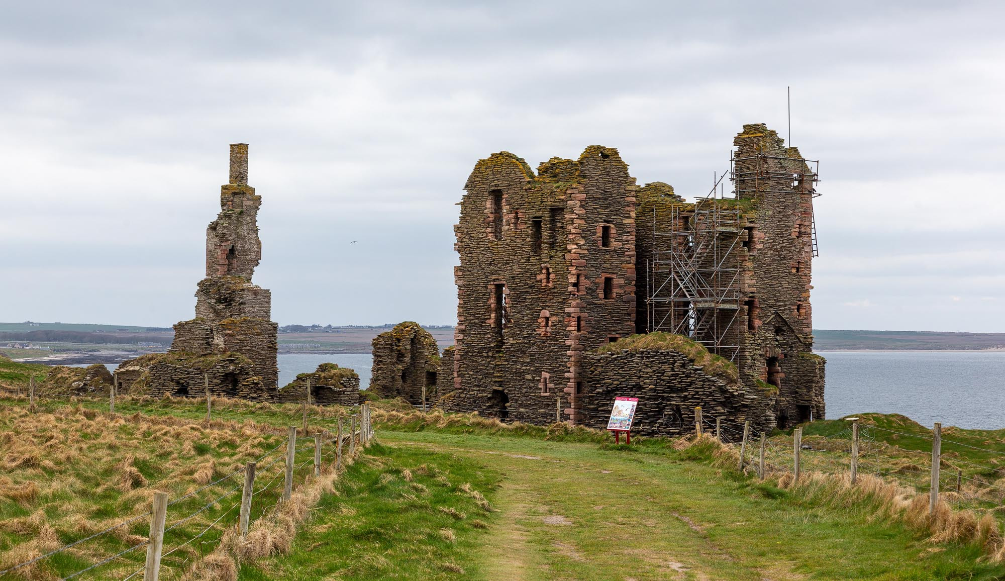 Castle Sinclair Girnigoe, Caithness – A Dramatic Clifftop Ruin on the NC500