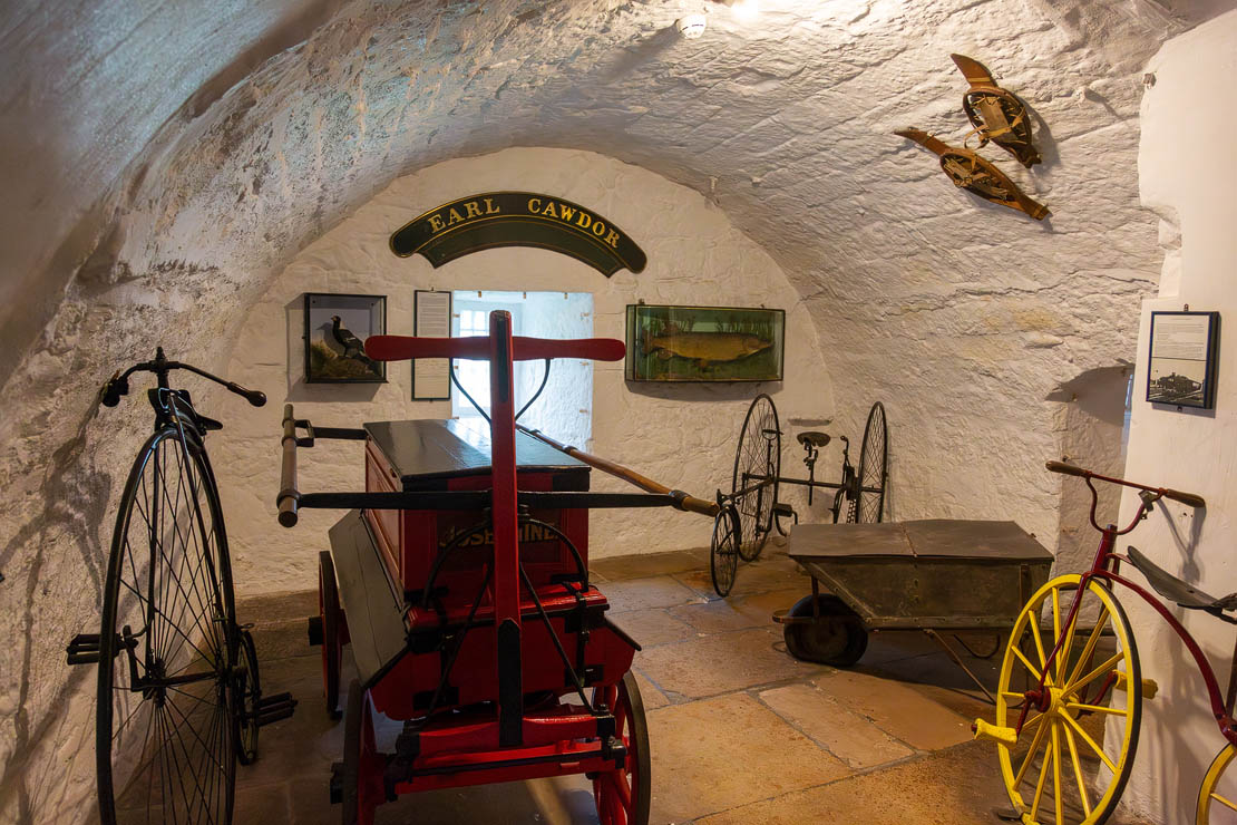 Interesting items including a Penny Farthing.