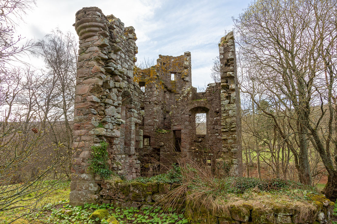 The castle seen from the exterior – the full height of the surviving walls is impressive