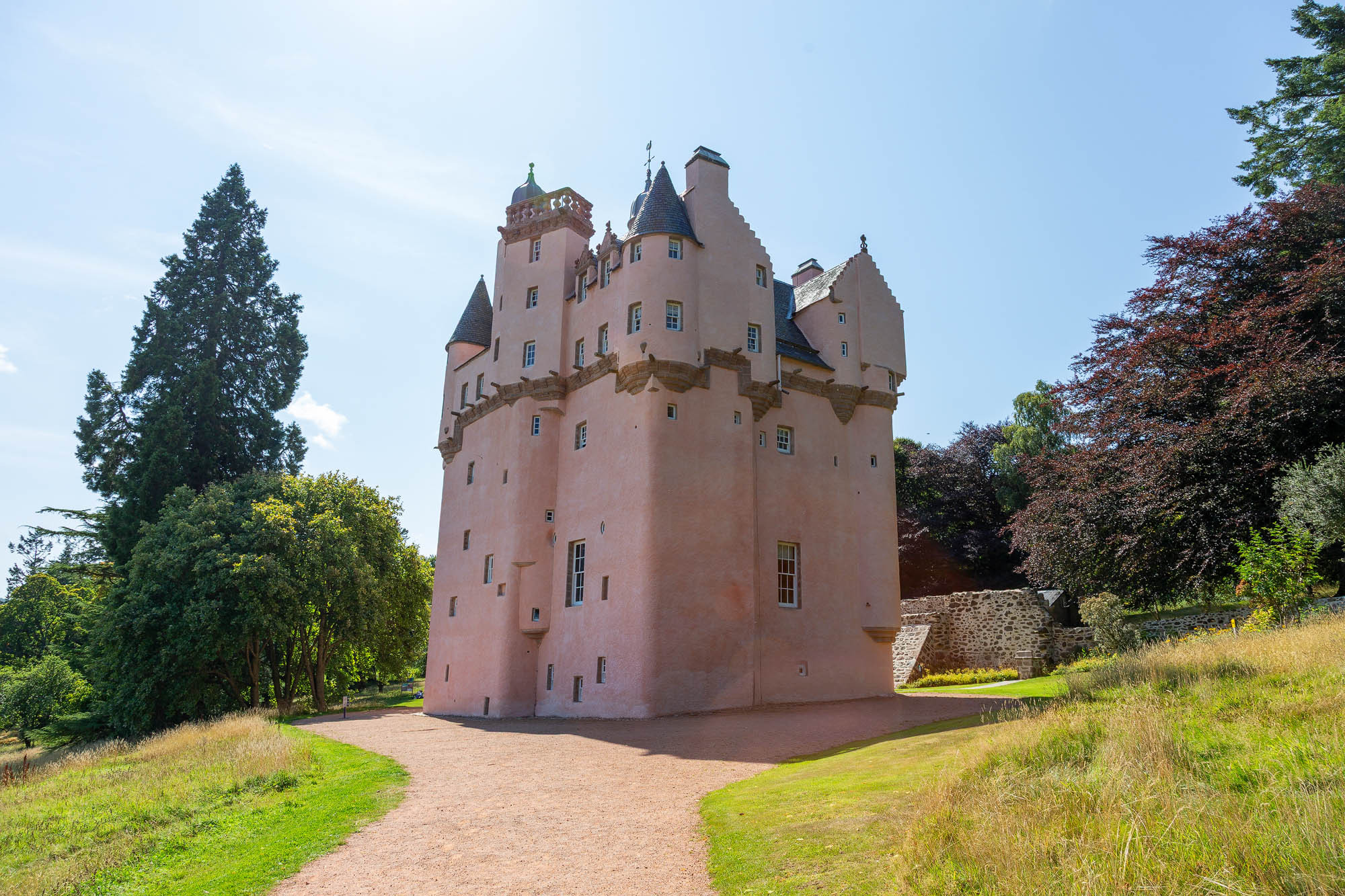 Craigievar Castle, Aberdeenshire – Scotland's Pink Fairytale Tower House