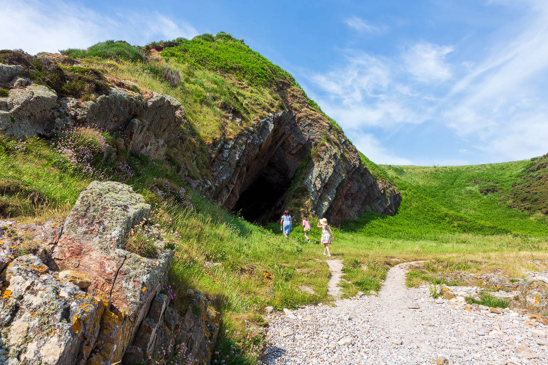 Cullen Caves and Cullen to Portknockie Walk