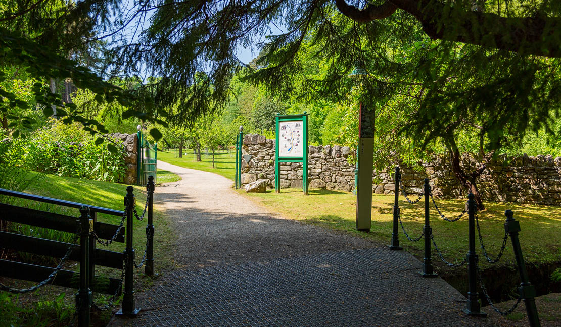 Arriving at the entrance of Glen Grant Distillery Gardens.