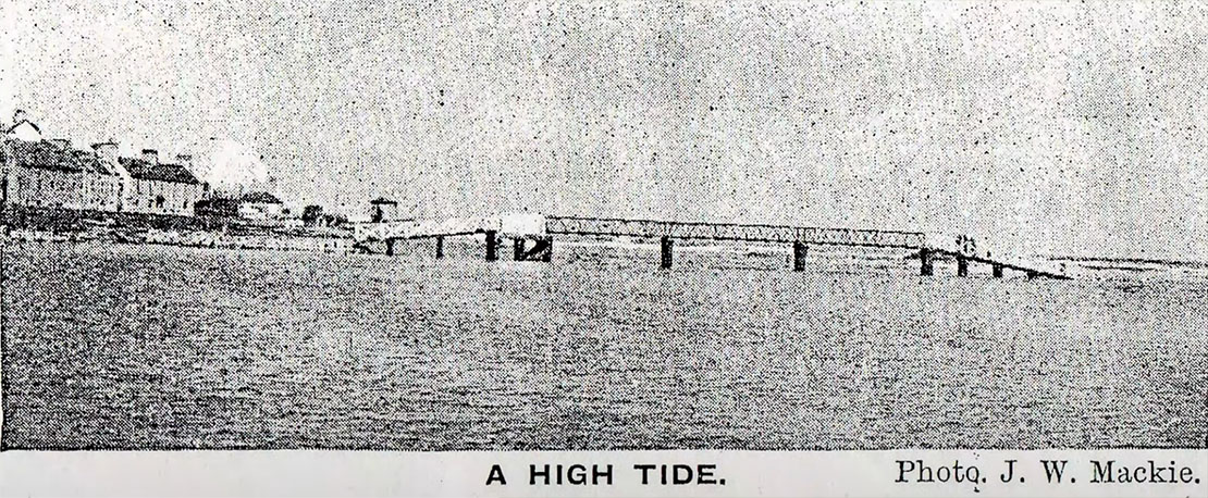The original bridge in the early 1900s
