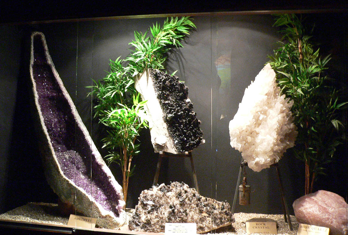 Gemstones at Treasures of the Earth.